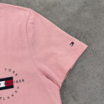 تیشرت اورجینال TOMMY HILFIGER رنگ صورتی سایز M